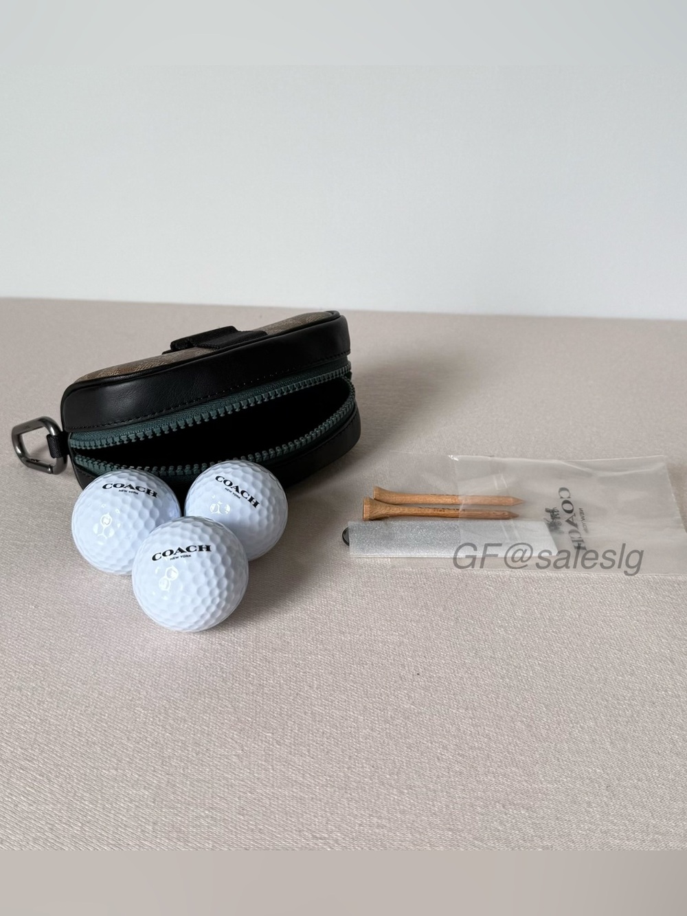 Coach Golf Kit Signature Canvas Pouch Gift Box & Gift Wrap Set Khaki  C4267